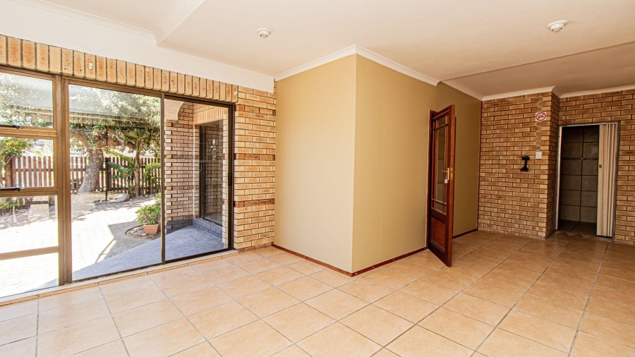 5 Bedroom Property for Sale in Hersham Western Cape